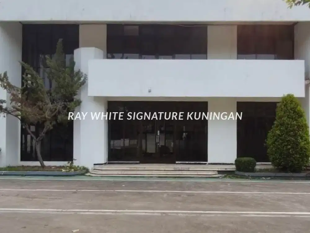 Dijual Gedung Kantor 2 Lantai, Lahan luas, cocok untuk Restauran, Kantor, Showroom dan Hotel di Ampera Raya, Jakarta Selatan