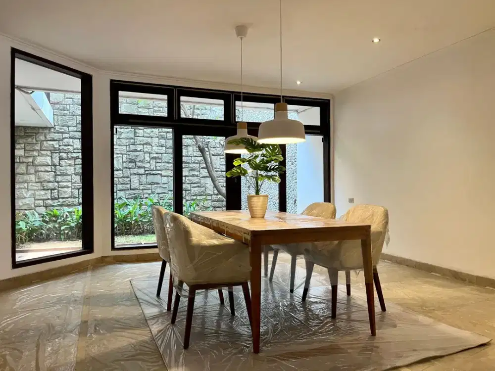 Dijual / Disewa Rumah Modern Tropical Resort 2 lantai di Ancol Barat, Jakut