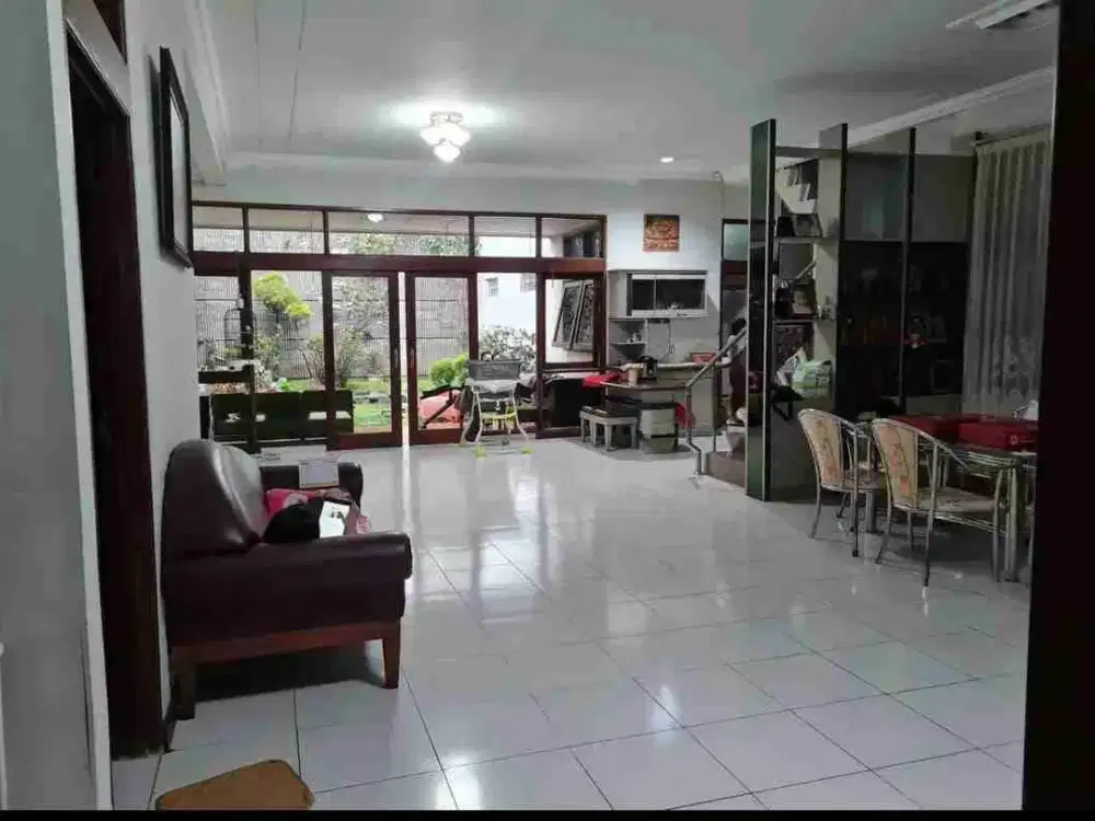 Jual/sewa Rumah mewah asri area Cikutra Baru pahlawan
