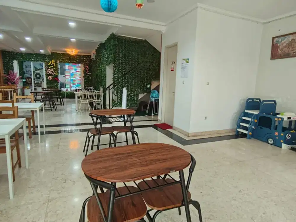 Rumah Pinggir Jalan Raya Bisa Untuk Usaha Dekat Sekolah BPK Penabur Gading Serpong