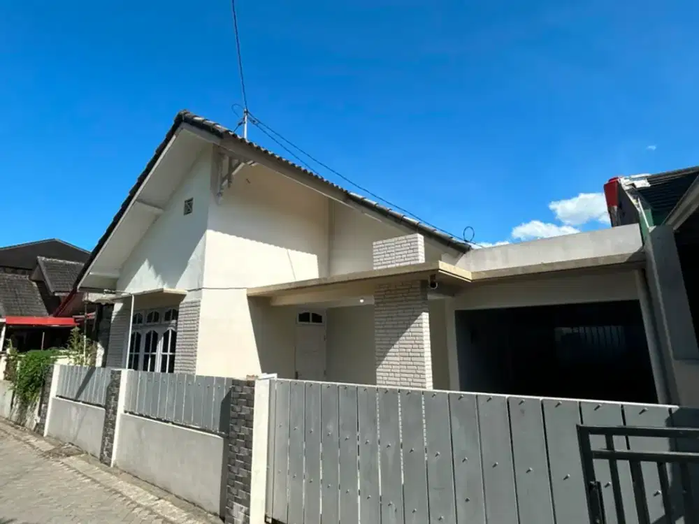 Rumah Disewakan/Dijual Siap Pakai Sudah Bersih Area Monjali Dekat JCM