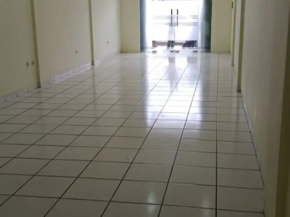 Ruko di Puri Kembangan,Jalan raya,Uk 4x16m,3 lantai,Jual 5 M,sewa 160 jt/thn