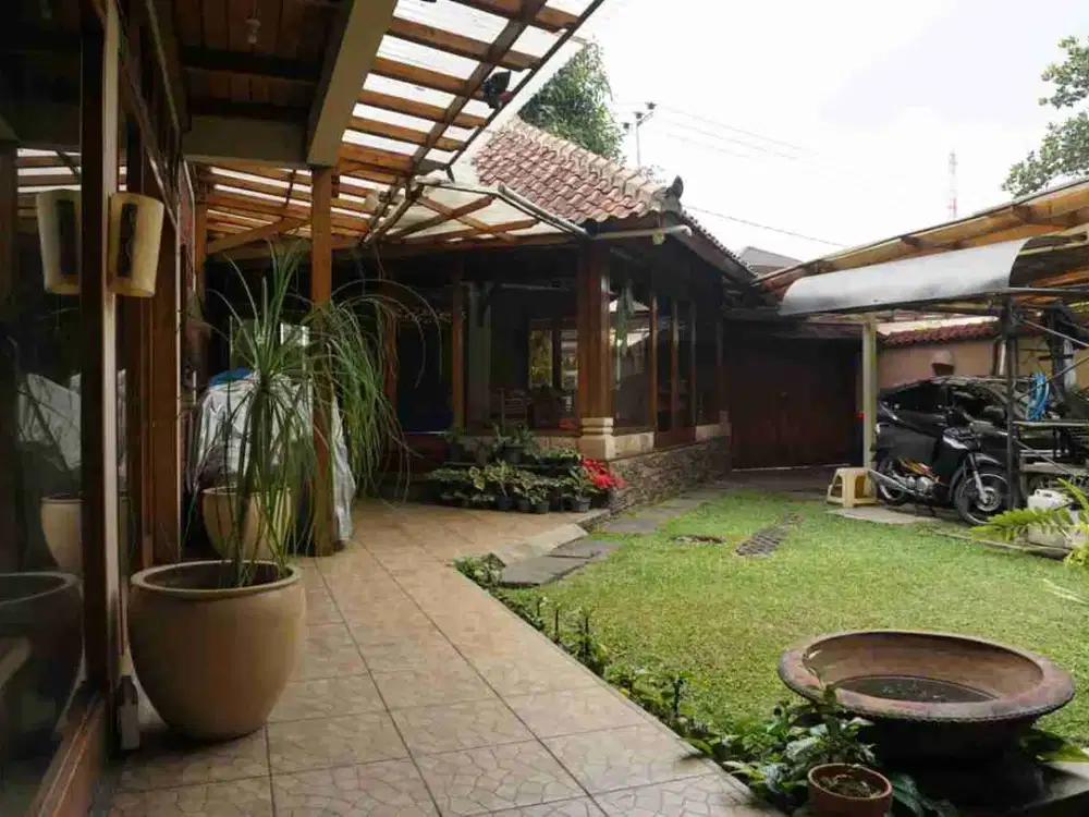 Rumah Cigadung Tubagus Ismail Kota Bandung Strategis Siap Huni Lux