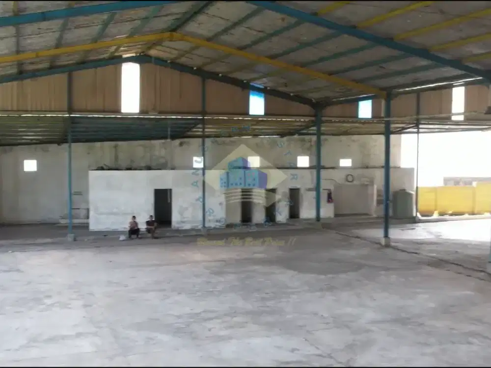 Gudang ex Futsal di jl raya Serpong Parung, Bogor, Jawa Barat