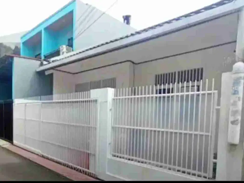 RUMAH MANIS DI KOMPLEK PONDOK KELAPA