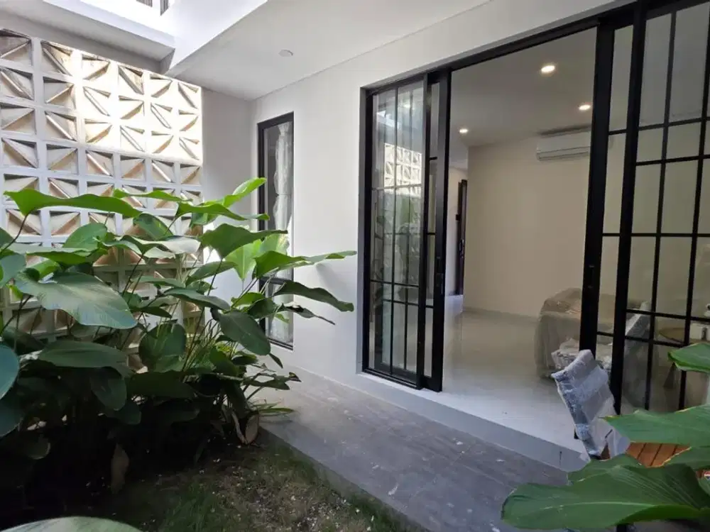 Rumah Baru Fully Furnished Dijual di Adhiwangsa, Denpasar Area