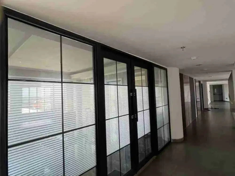 Disewakan/jual Unit Perkantoran Dengan Furnish Mewah The Royal 55 Royal Residence Surabaya
