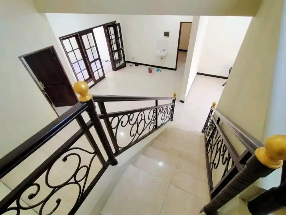 RIC.A242 Rumah Modern Galaxy Royal Palace Surabaya Kawasan Nyaman