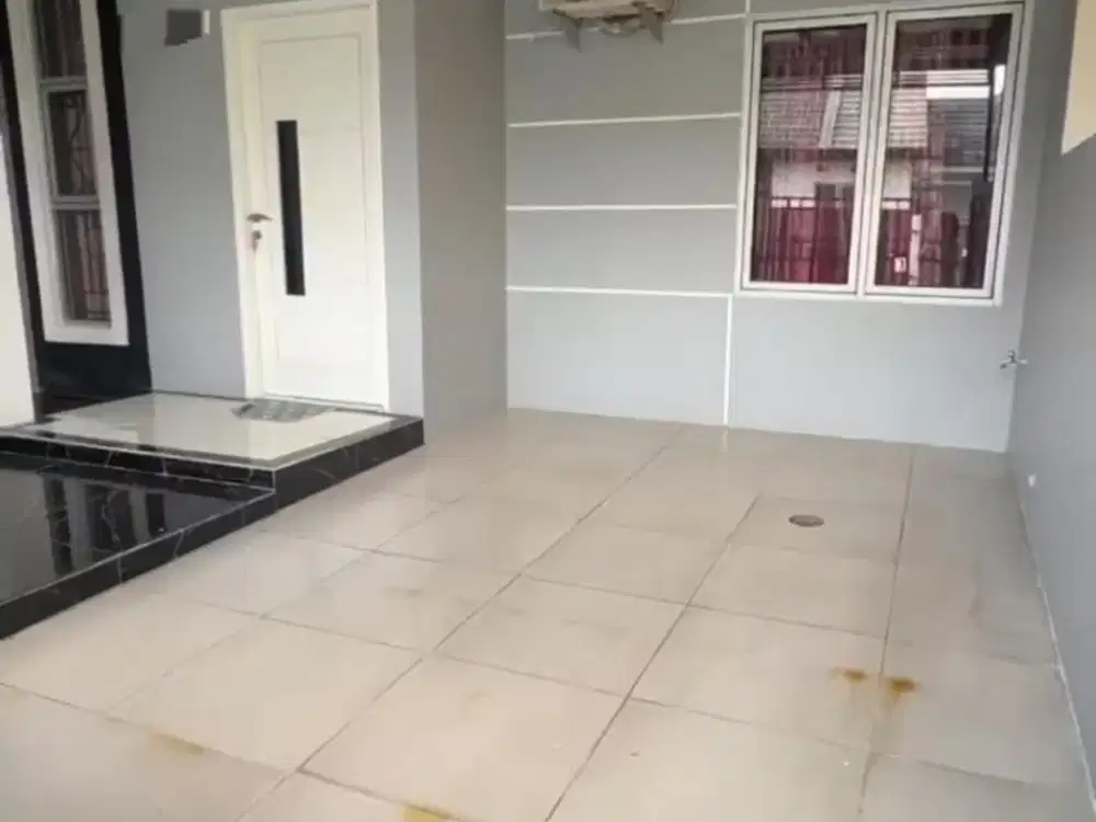 Dijual atau Disewakan Rumah Semi Furnished di Palem Semi Karawaci