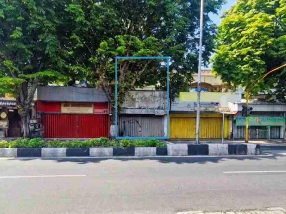 Dijual / Disewakan
Ruko 3,5 Lantai 
Di Jalan Ahmad Yani 
Malang