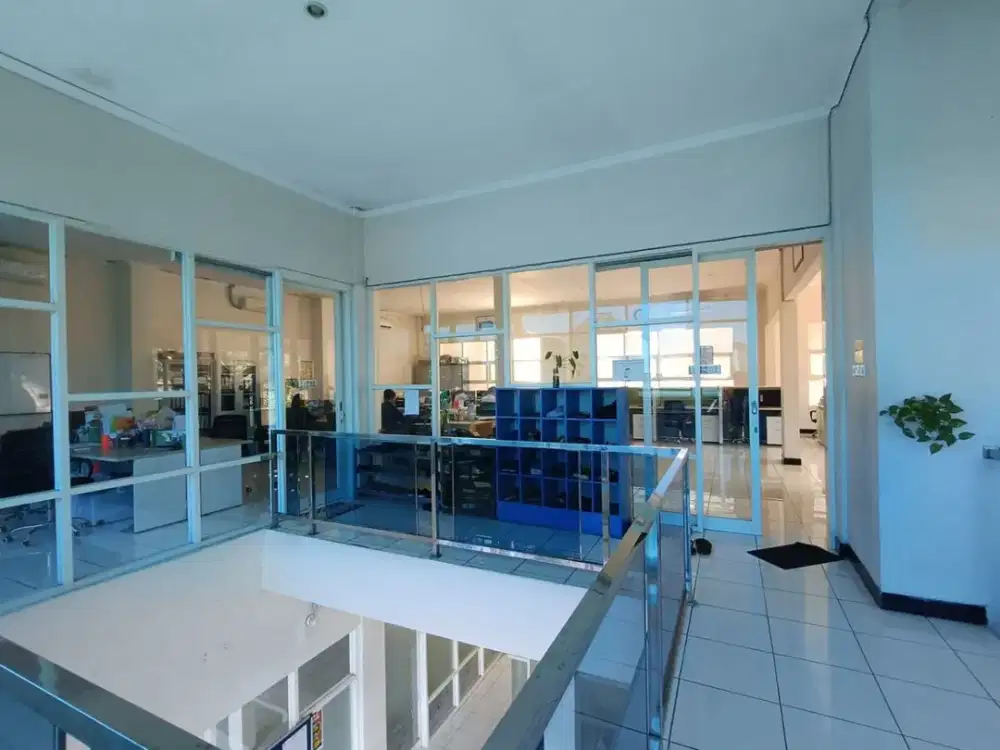 Dijual/Disewakan Gedung Ketintang Madya