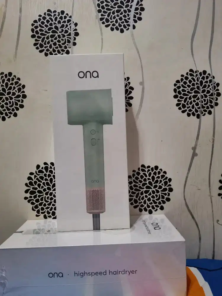 HAIRDRYER / PENGERING RAMBUT MERK ONA