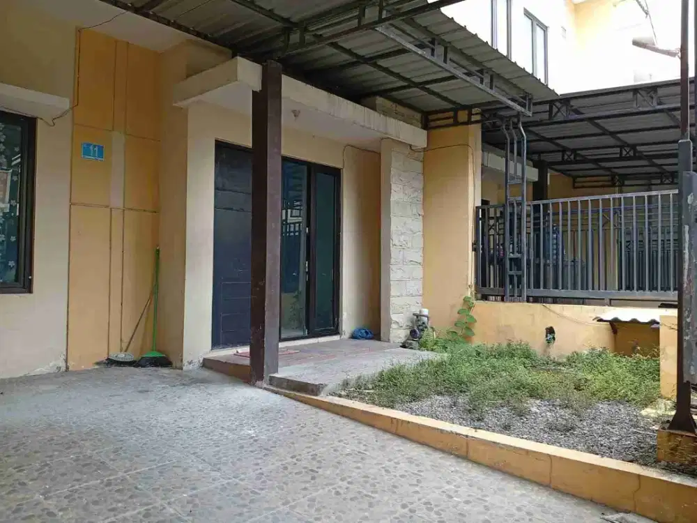 Dijual Rumah Bagus 1,5Lt di Jambangan, Dekat Masjid Agung Surabaya