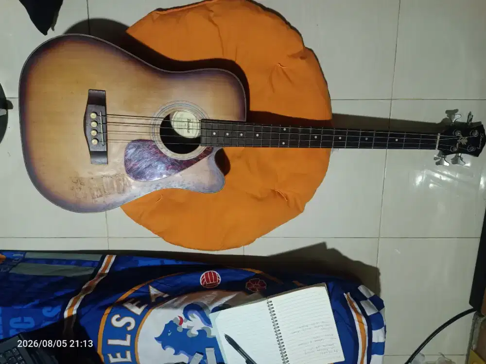Gitar akustik Bas Ibanez