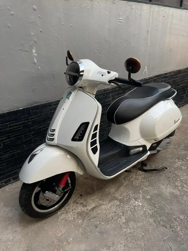 Jual Cepat Vespa GTS Super Abs Facelift Bonus Semua Modif Nya