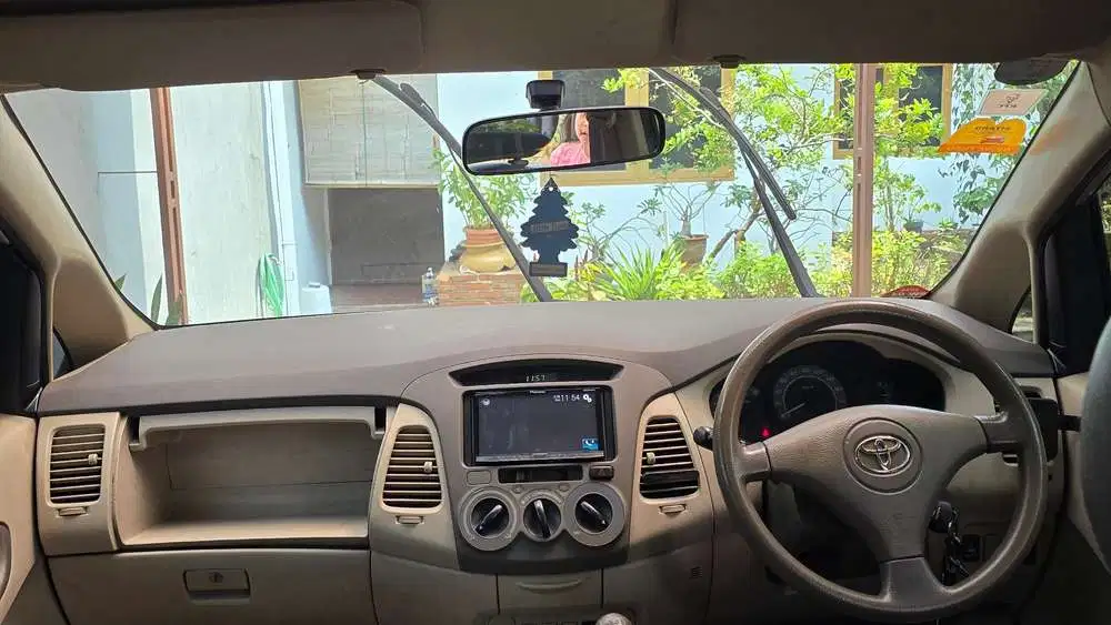 Toyota Kijang Innova 2004 Bensin