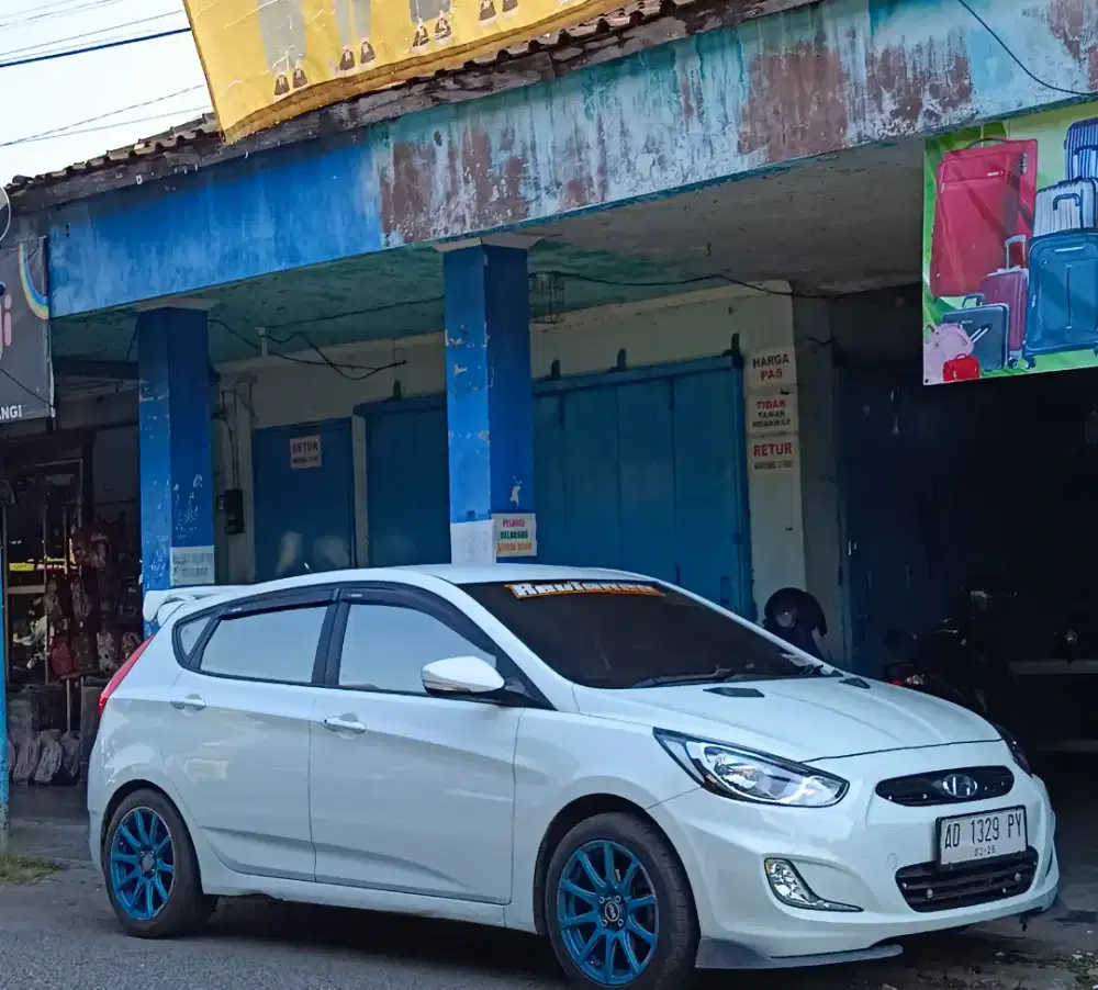 JUAL SANTAI MOBIL ATAS NAMA SENDIRI..HYUNDAI GRAND AVEGA 2012 MANUAL