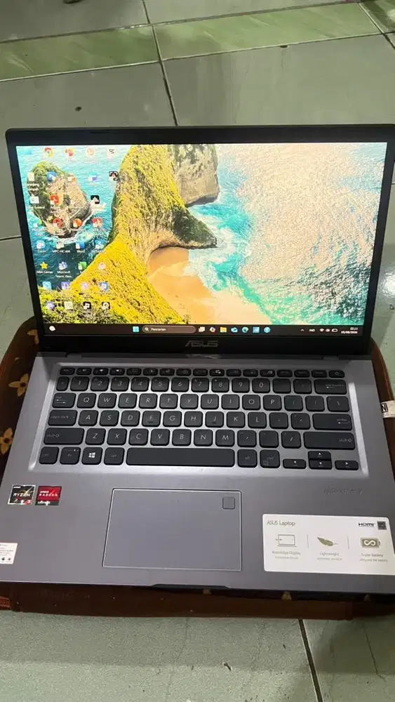 Jual laptop asus ryzem 3 ram 8 gb