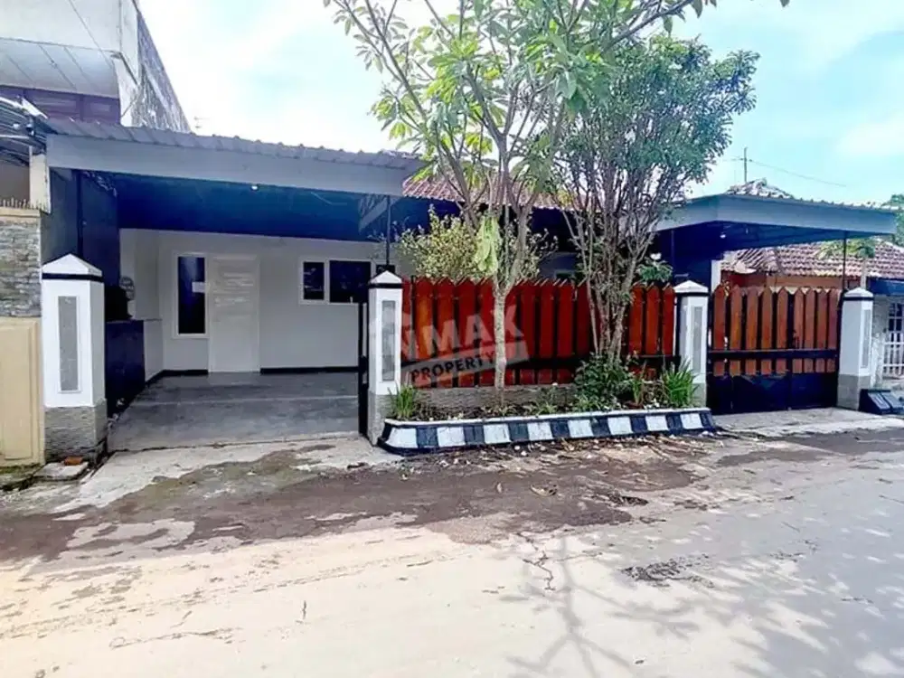 Rumah Terawat Plus Bohlam & Gordyn di Daerah Pulau-Pulau Malang