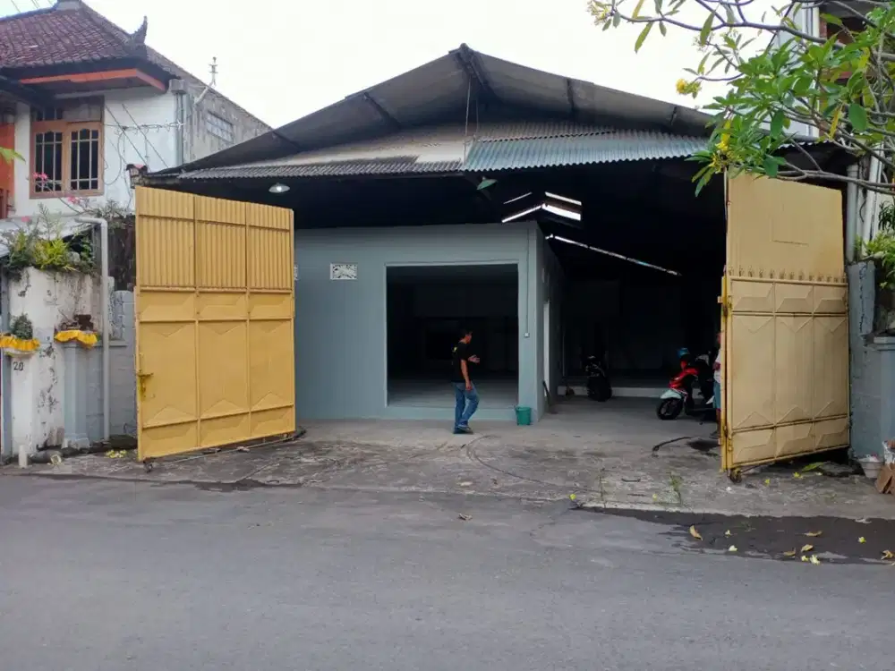 Jual/sewa cepat Gudang 200 m2 siap huni, lokasi tengah kota di Gatsu Timur