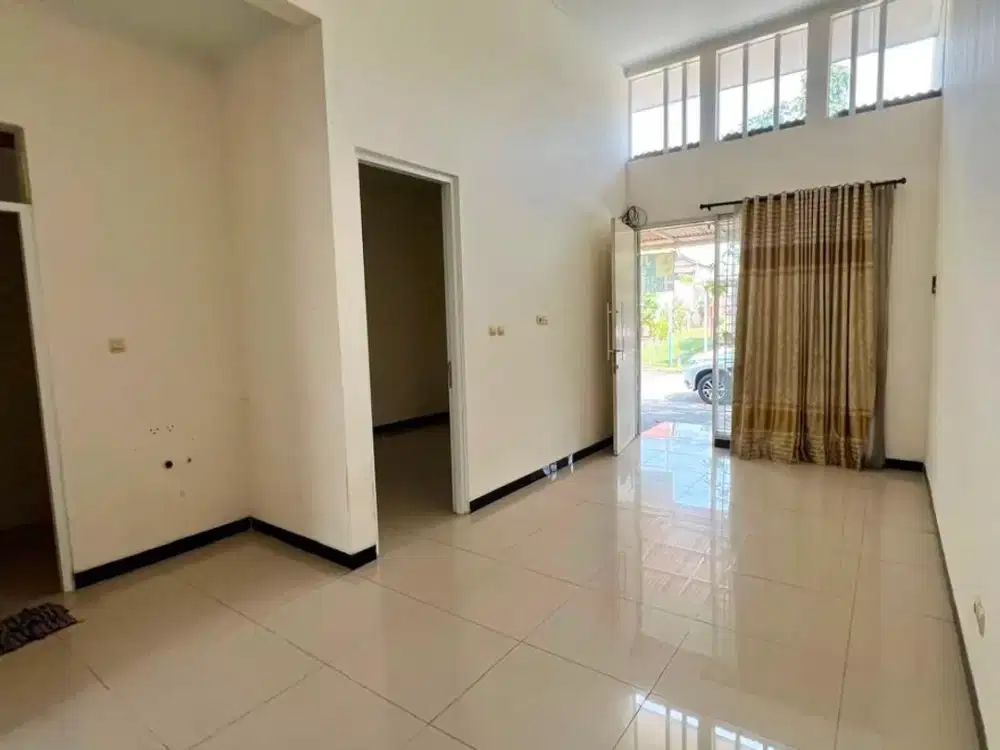 Rumah TKI V Taman Kopo Indah 5 Pinewood