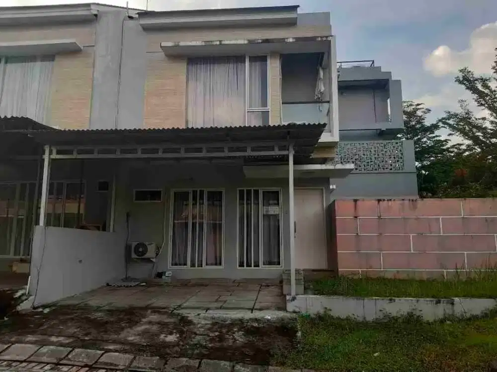 DISEWAKAN RUMAH CANTIK DAN MENARIK DI GRAND MERIDIAN, HARGA SANGAT MURAH