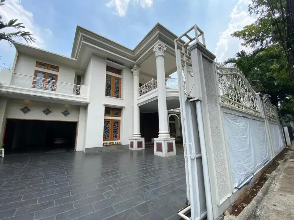 Rumah mewah Dharmawangsa Jaksel,pinggir jln raya,cck utk kantor