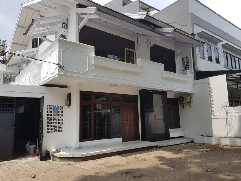 Rumah Hoek Siap Huni di Sayap Karapitan Bandung