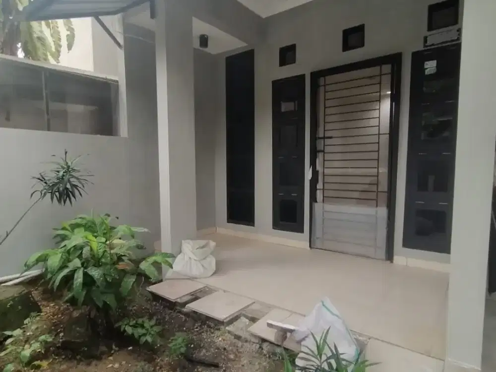 Rumah Terawat Blok Favorit di Taman Kopo Indah 3