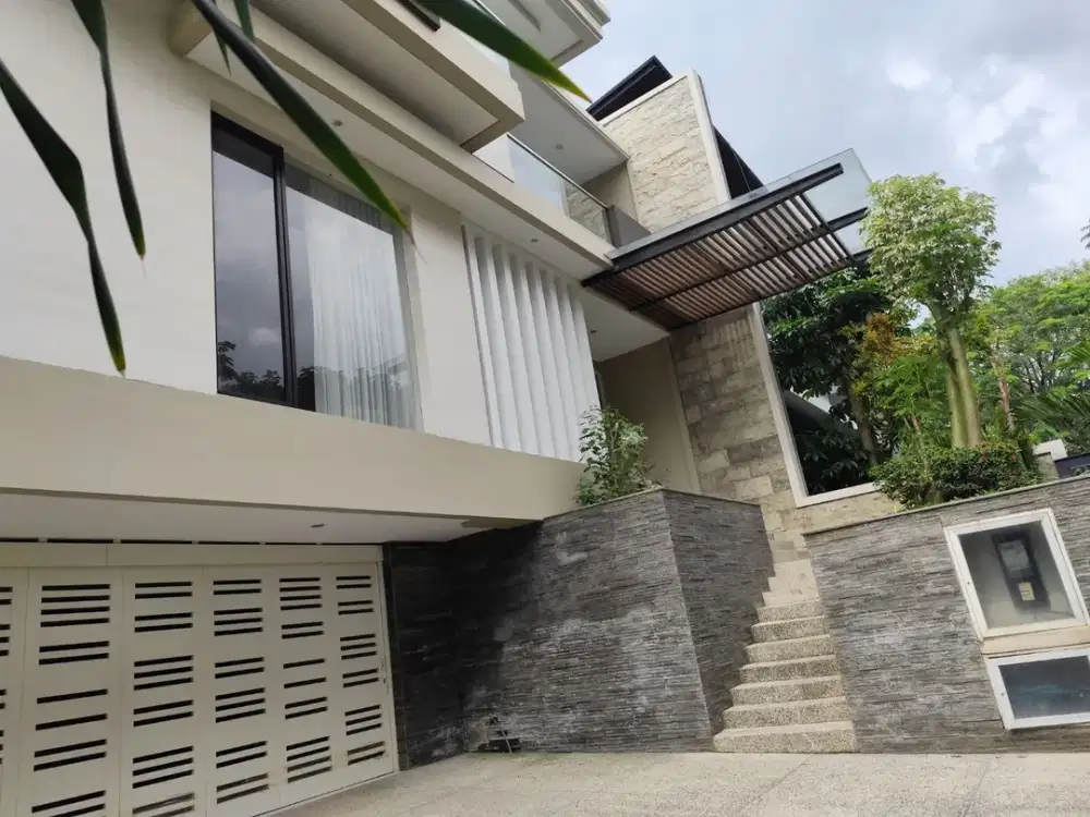 Dijual/Disewakan Rumah Somerset