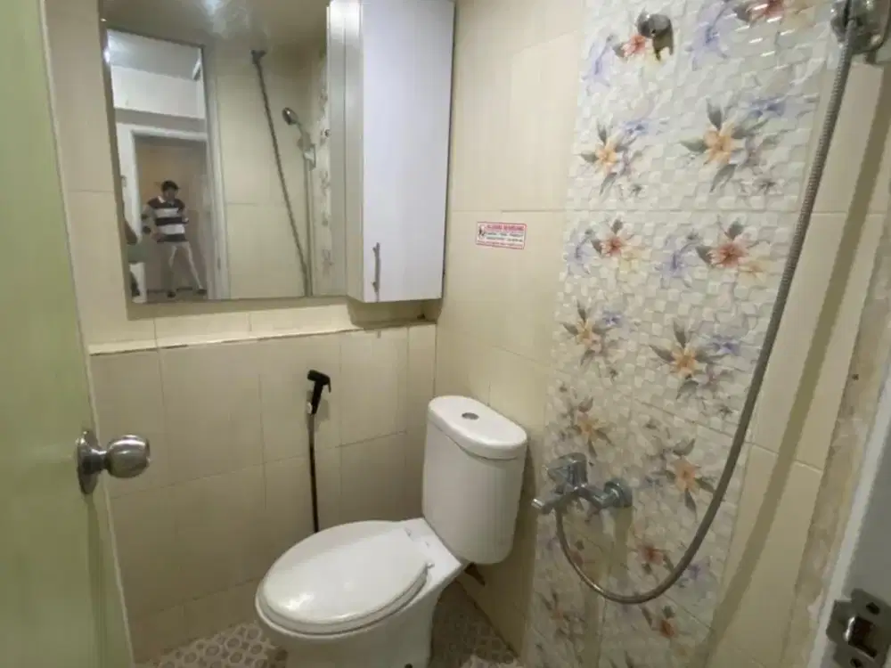 The green pramuka apartment residence unit 2 BR full furnished baca deskripsi
