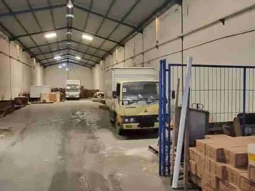 Dijual dan Disewakan Gudang Buduran Sidoarjo. Kontainer bisa masuk. Ada air sumur. Ada ruang kantor