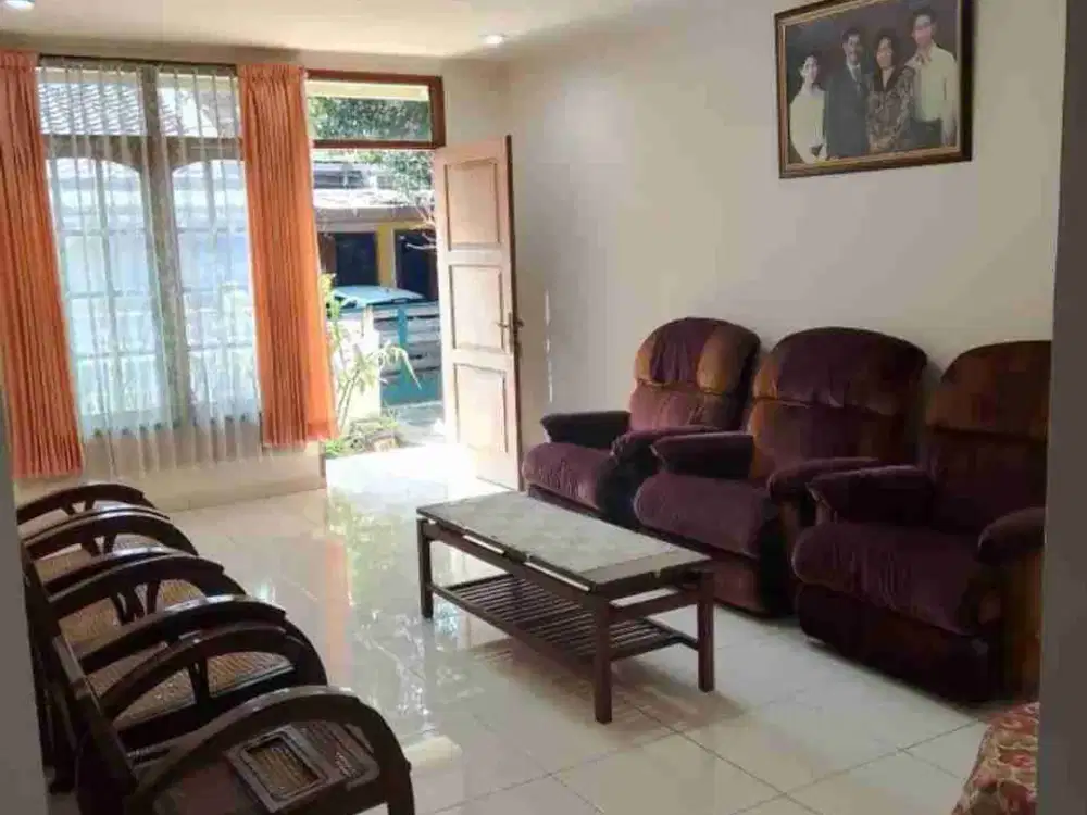 rumah menarik strategis di sayap riau citarum kota bandung.