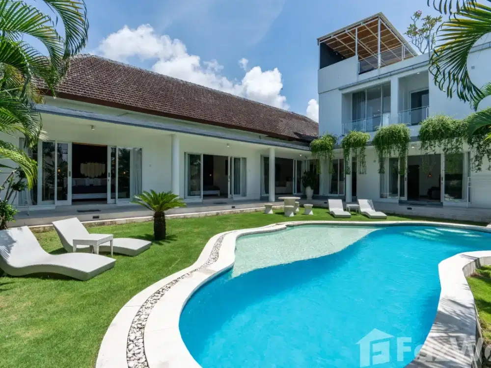 5 Bedroom Villa for sale in Canggu, Bali