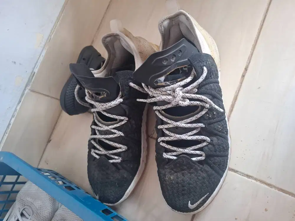 Nike Lebron 18 Black White Gum