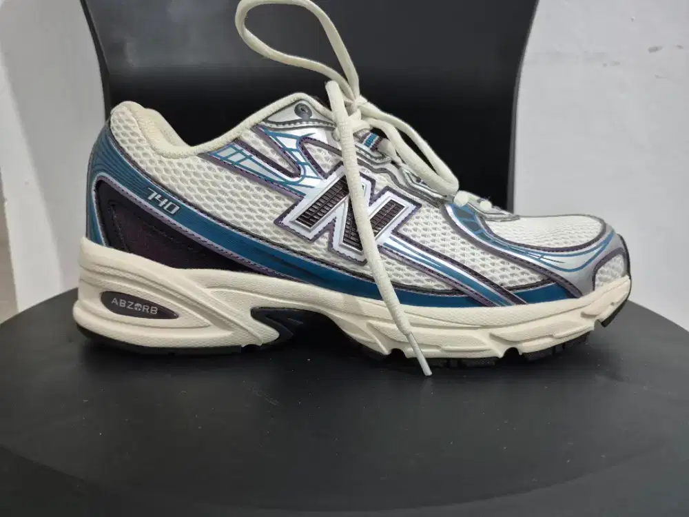 Sepatu second New Balance 730 white-blue-purple, size 42