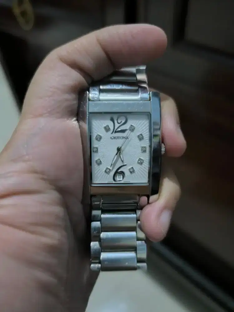 Jam tangan Giotona
