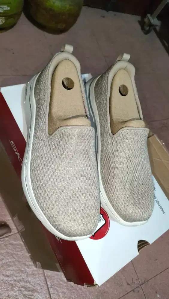 Sepatu Skechers Wanita Original Asli size 37