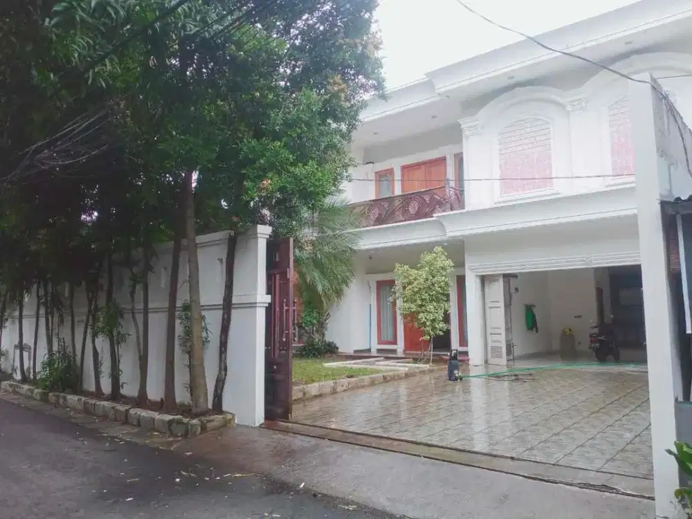rumah besar dan mewah di jakarta selatan