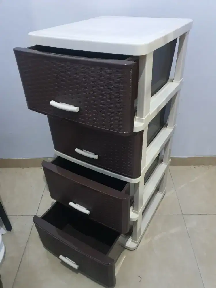 Lemari plastik 4 susun kecil/lemari anak