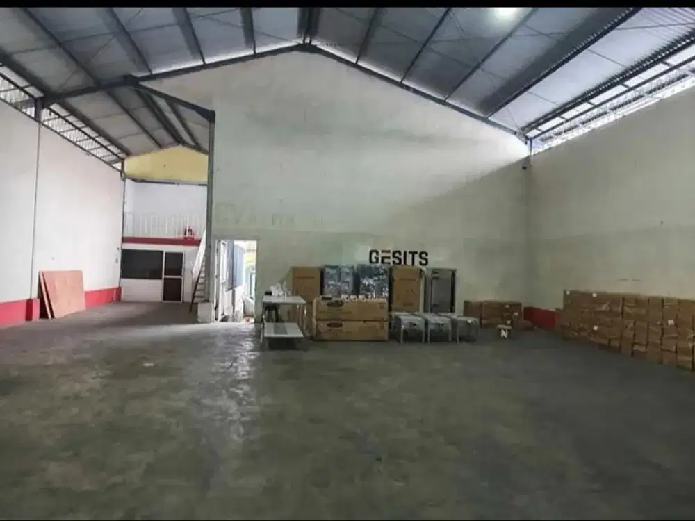 Gudang Besar Cocok Buat Operasional & Distribusi