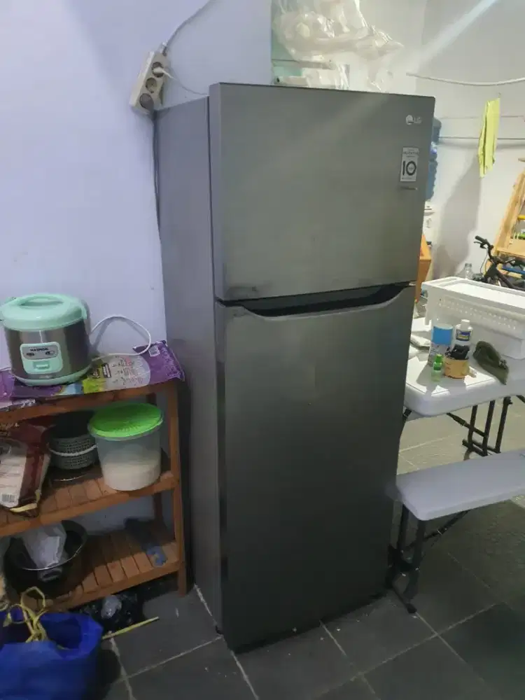 Dijual Kulkas LG 2pintu inverter