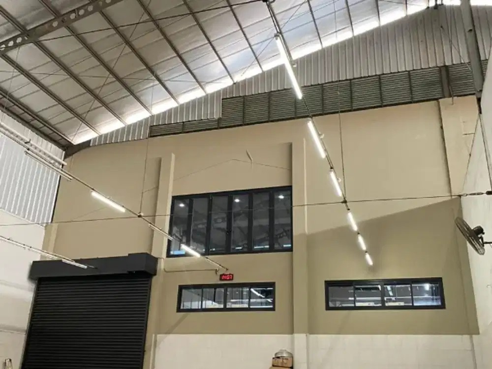 Dijual/Disewakan Gudang 1200m2 di Pergudangan 99, Salembaran, dengan Kantor yang Bagus 3 lantai