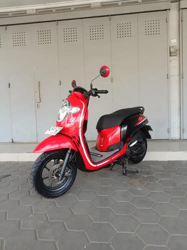 Honda Scoopy donat 2018 mulus