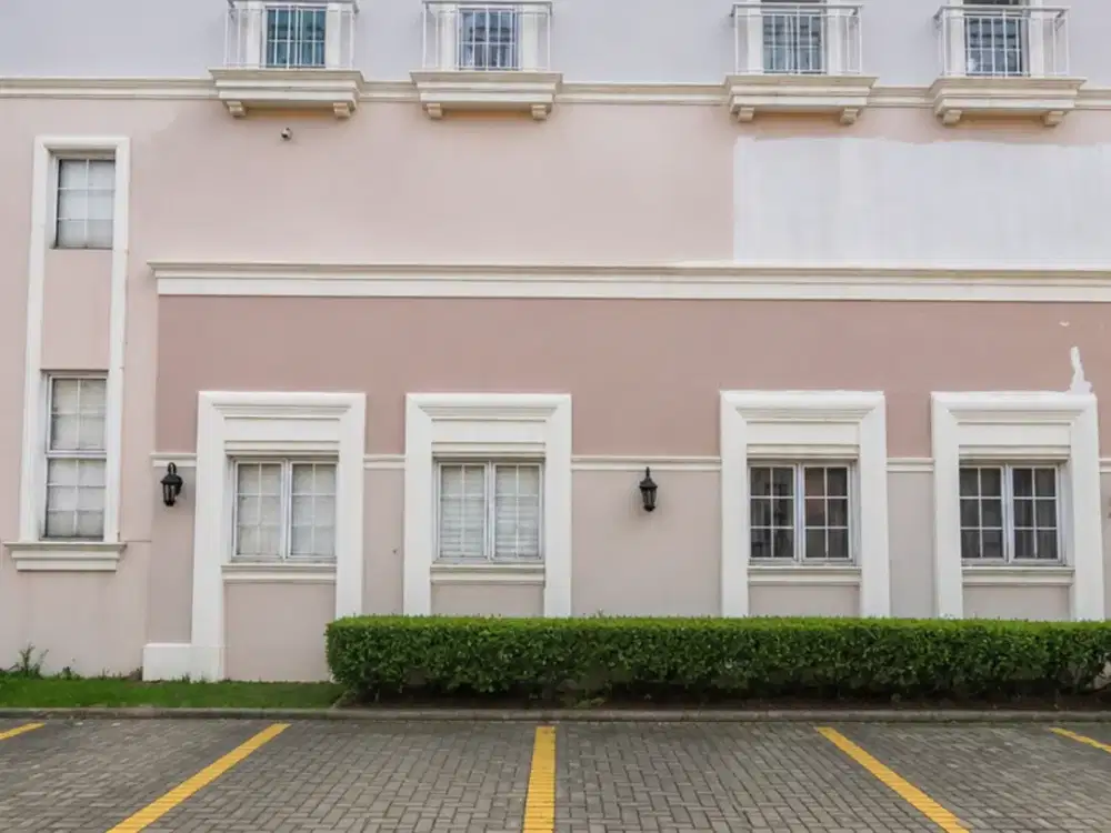 DIJUAL / DISEWAKAN Rumah 3 Lantai Full Furnished dengan Interior Cantik di BSD (Vanya Park)