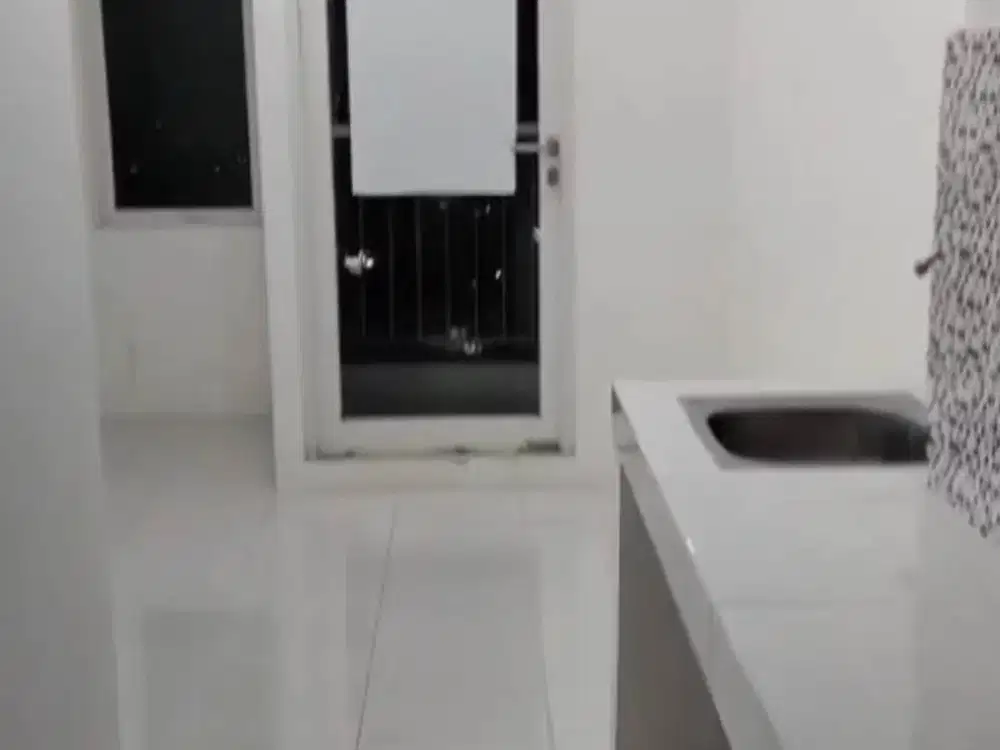 Apartemen Puncak CBD  Tower A  lantai 16 Tipe studio , AC 1 unit Listrik 900 watt Hadap jalan tol