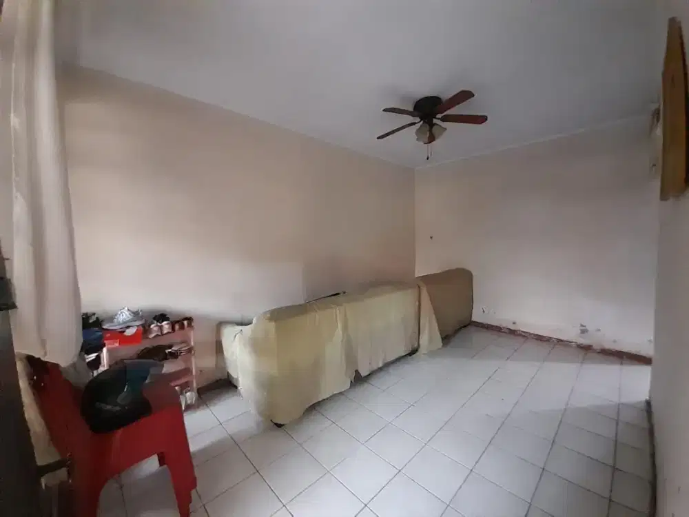 Jual rumah strategis pinggir jalan