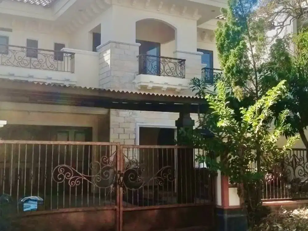 DISEWAKAN RUMAH TAMAN HUNIAN SATELIT 2LT 4KT SEMI FURNISH DEKAT TOL SATELIT