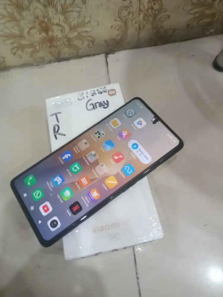 Xiomi 11T ram 8/256 5G minus ada tompel msh orisinil semua nya lengkap