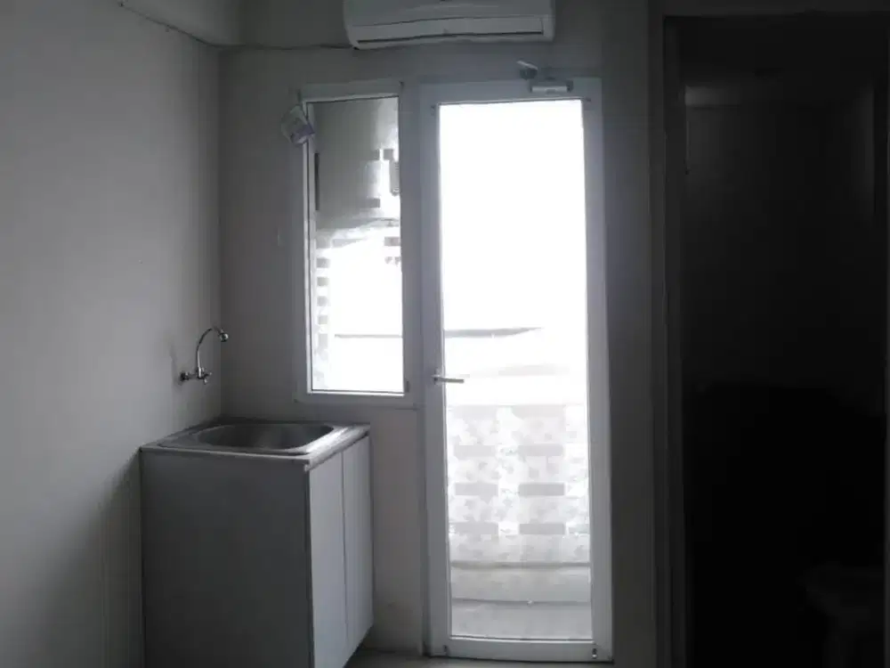 The green pramuka city apartemen studio kosong  sewa tahunan